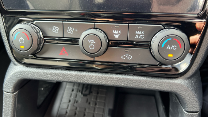 Ford Ranger Petrol Pick Up D/Cab Wildtrak 2.3 EB PHEV 281 Auto [NI] - Image 27